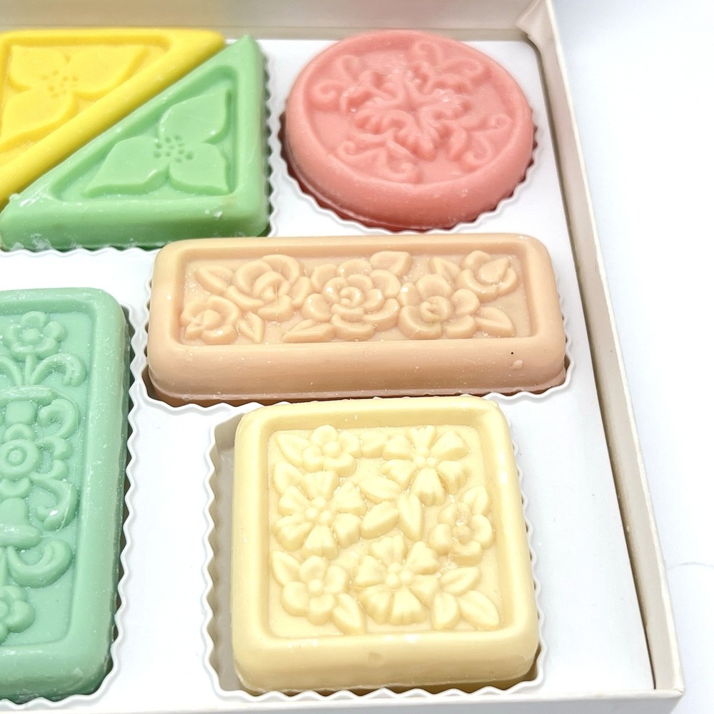 Vintage Avon Hostess Soap Sampler 1964-65 Original Box 12 Pastel Cakes Of Soap - Picture 7 of 16